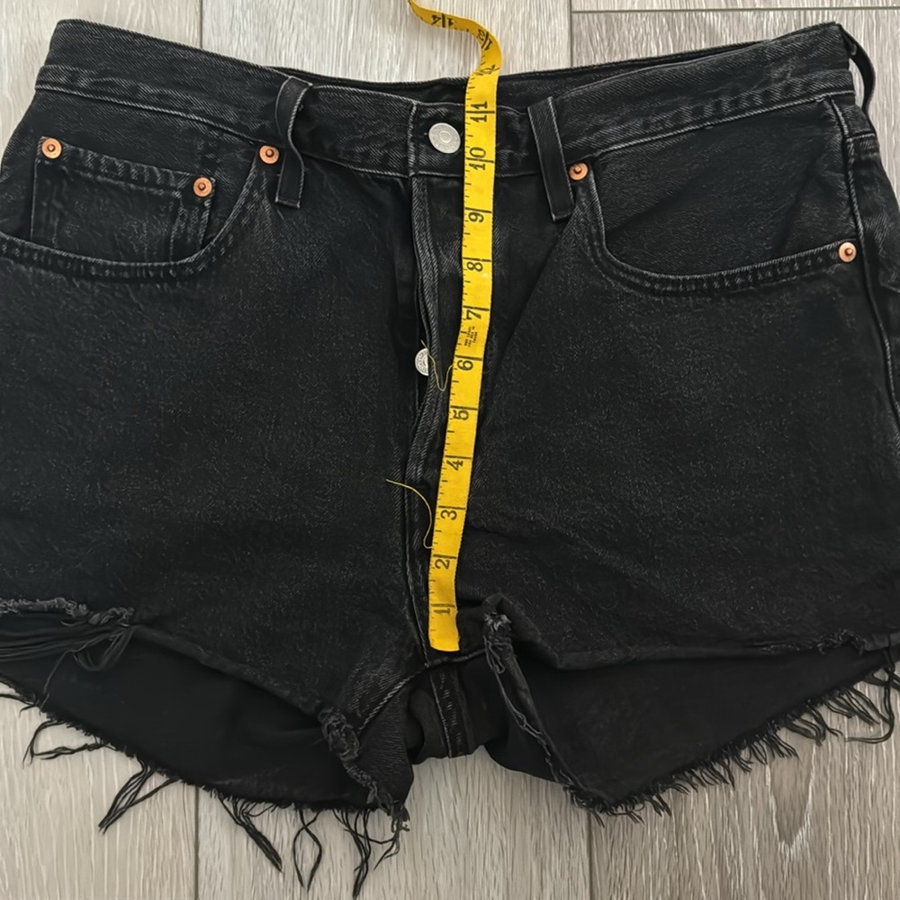 501 Levi Black Jean Shorts, Size W30 - Picture 10 of 14